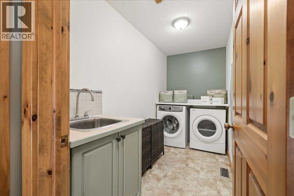 Single Family House for Sale in  Hidden Creek Heights NW Hidden Valley Calgary 