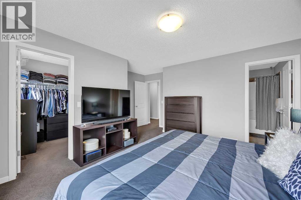 Single Family House for Sale in  Copperpond Landing SE Copperfield Calgary 