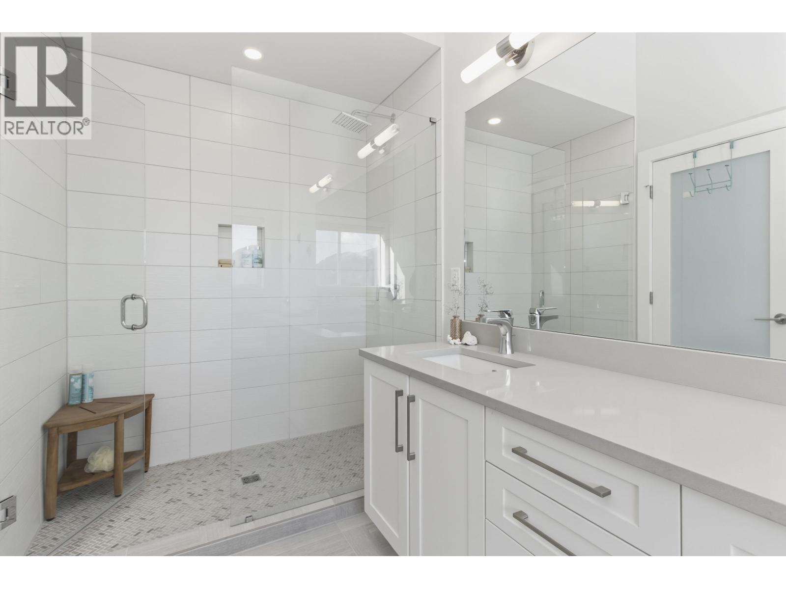 41314 HORIZON DRIVE, Squamish