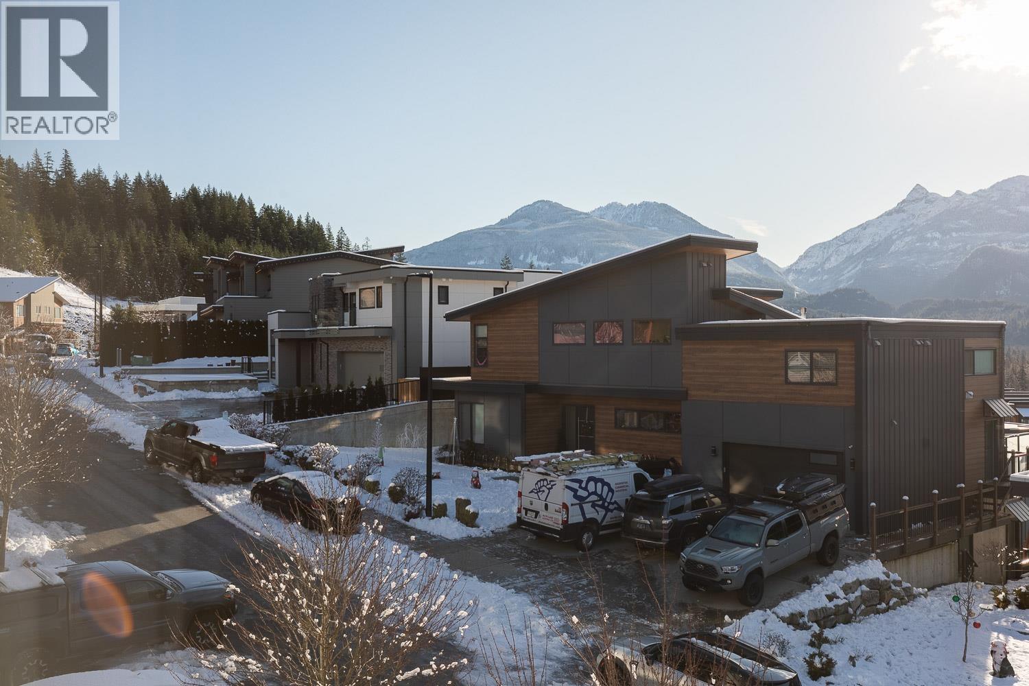 41324 HORIZON DRIVE, Squamish