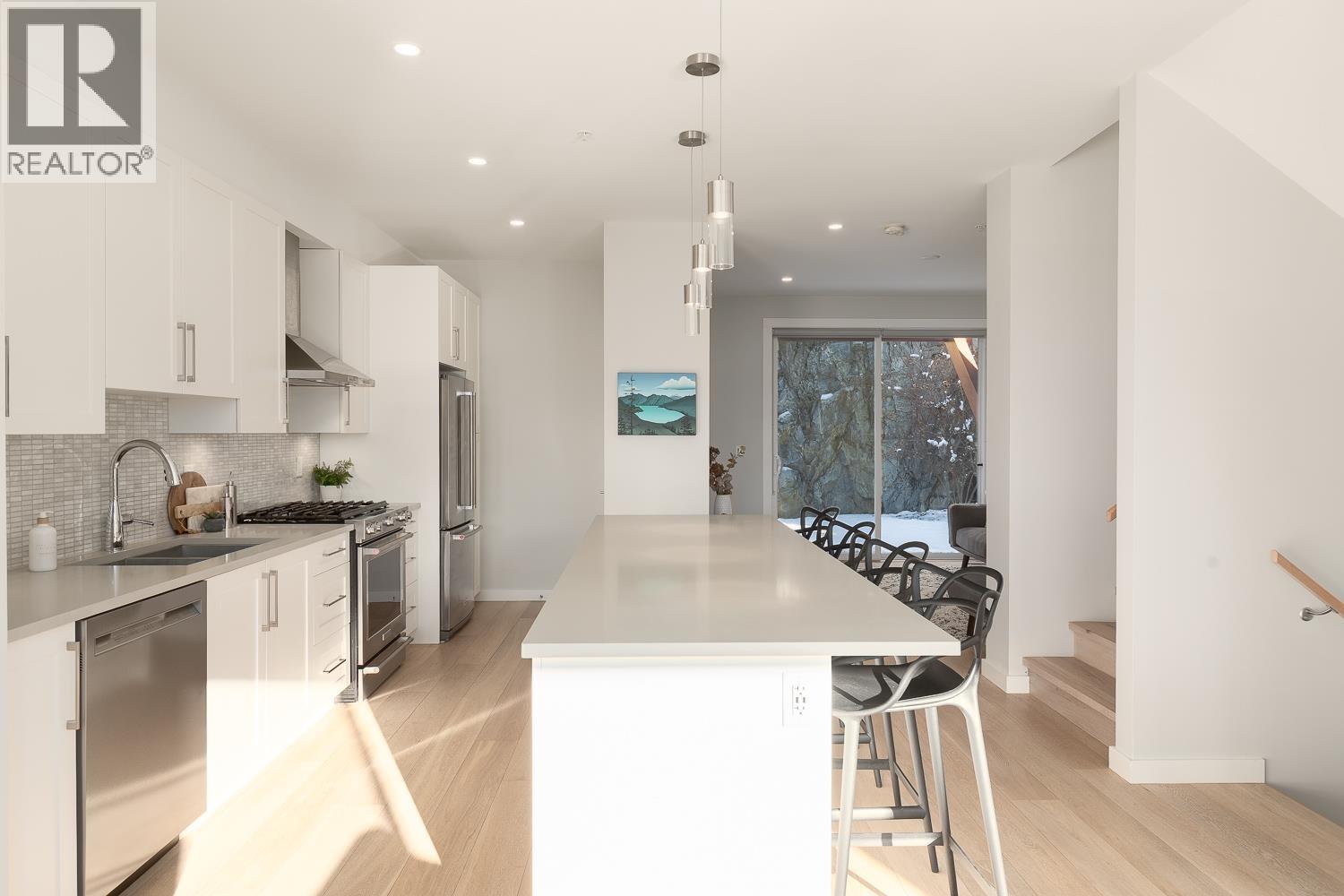 41324 HORIZON DRIVE, Squamish