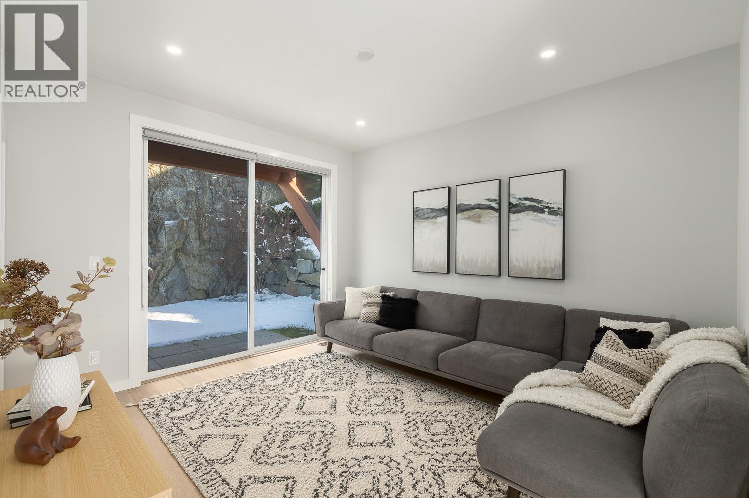 41324 HORIZON DRIVE, Squamish