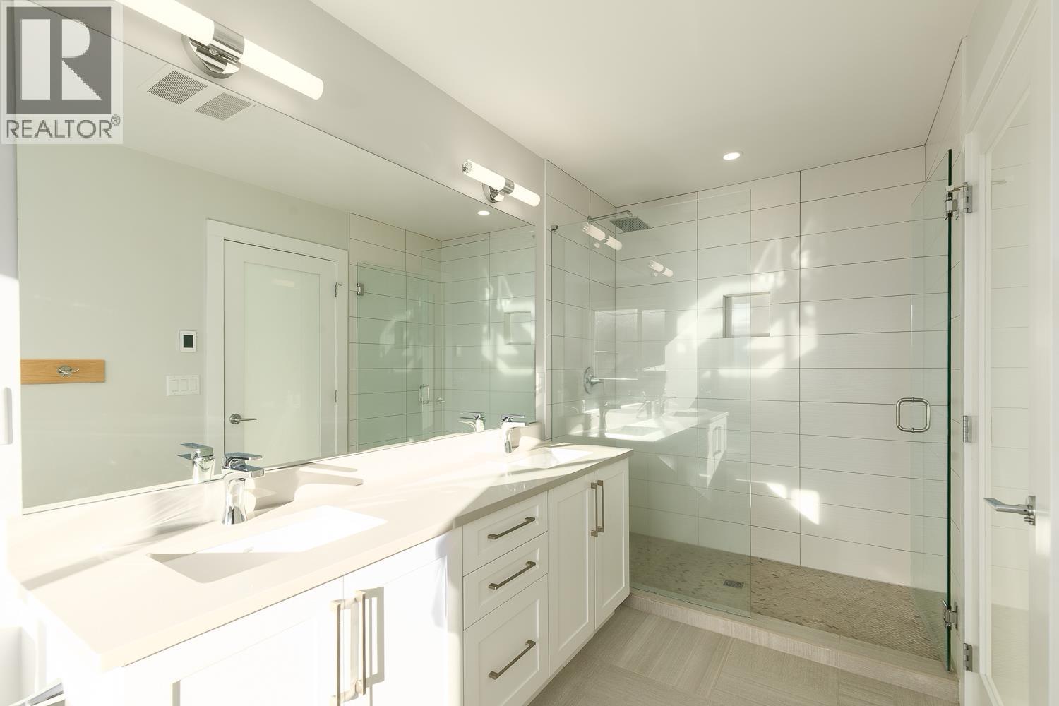 41324 HORIZON DRIVE, Squamish