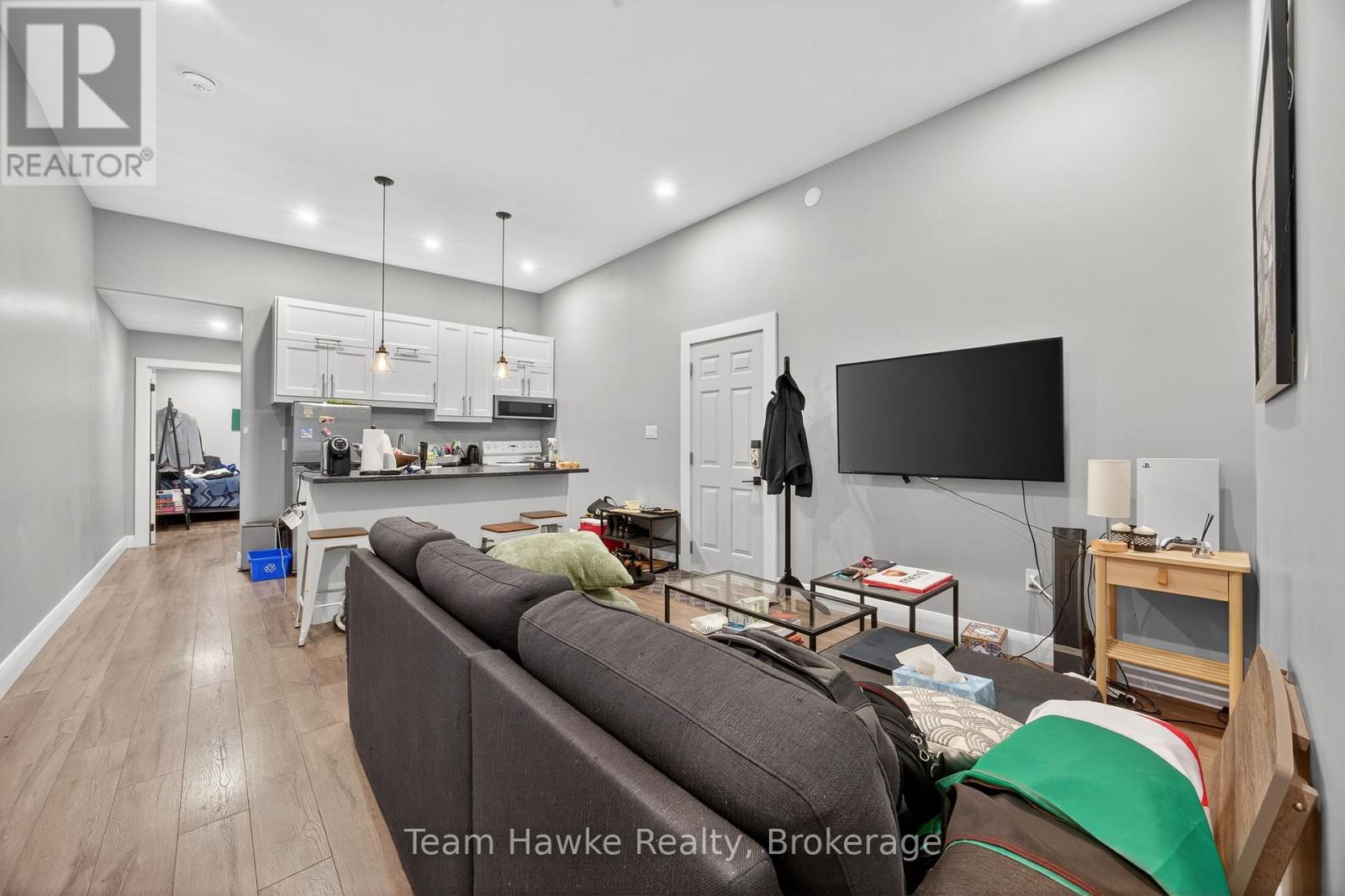 UNIT 2 - 253 KING STREET