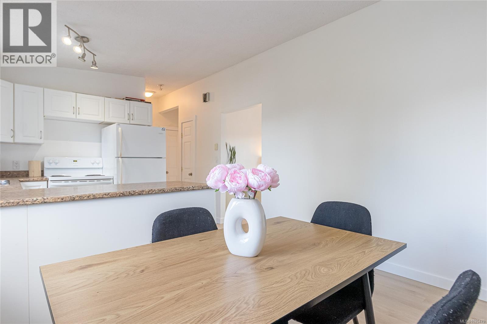 125 STANFORD AVE W - 23