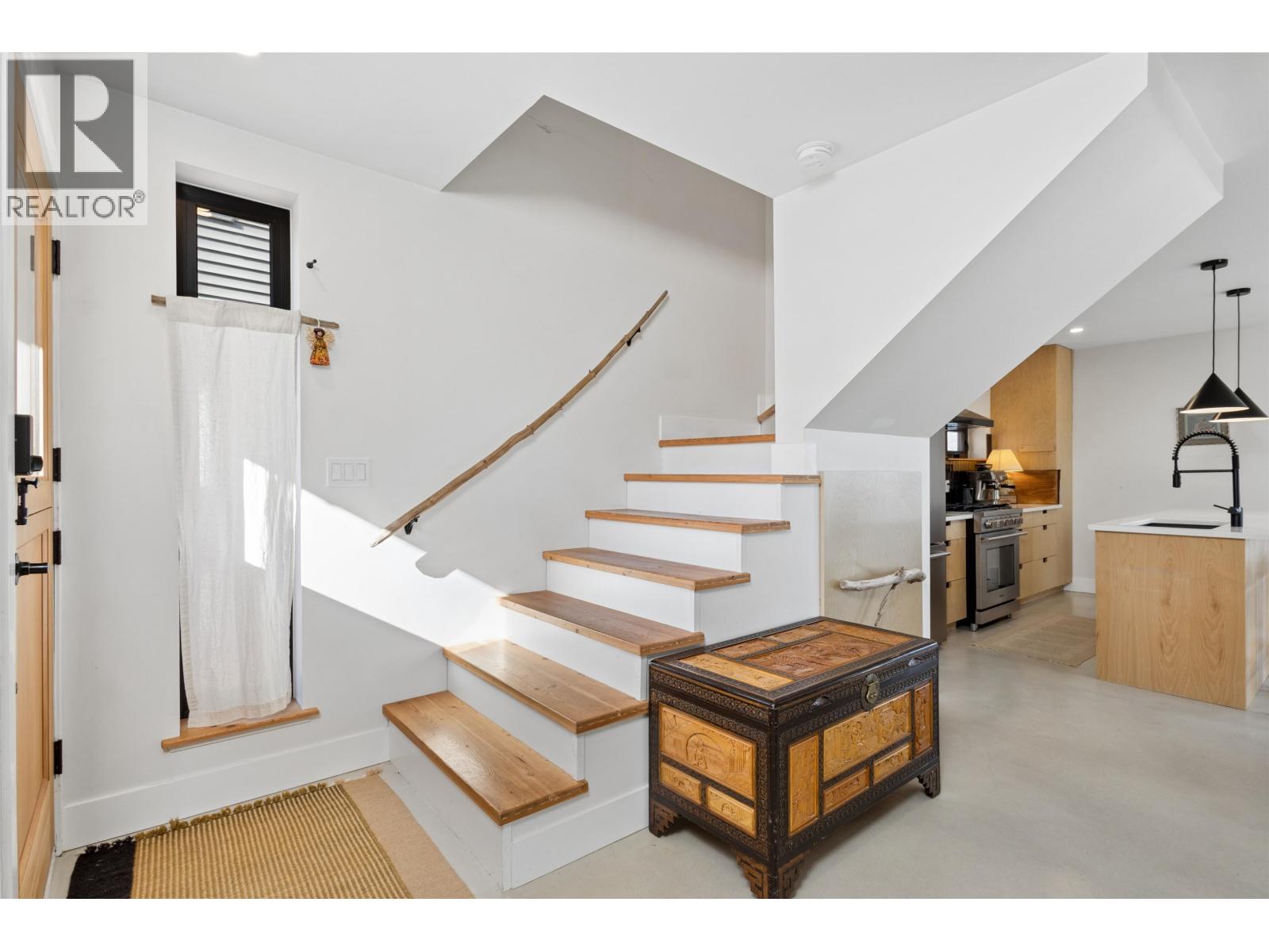 4345 RIVER Road West, Ladner