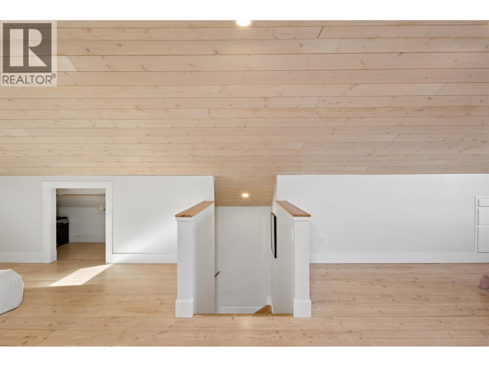 4345 RIVER Road West, Ladner