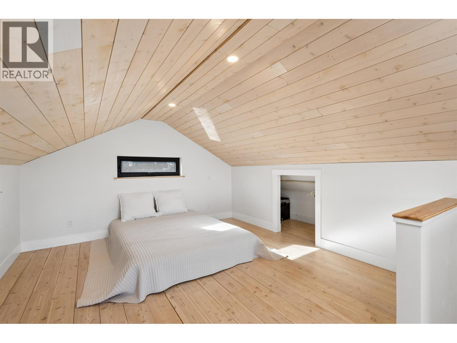 4345 RIVER Road West, Ladner