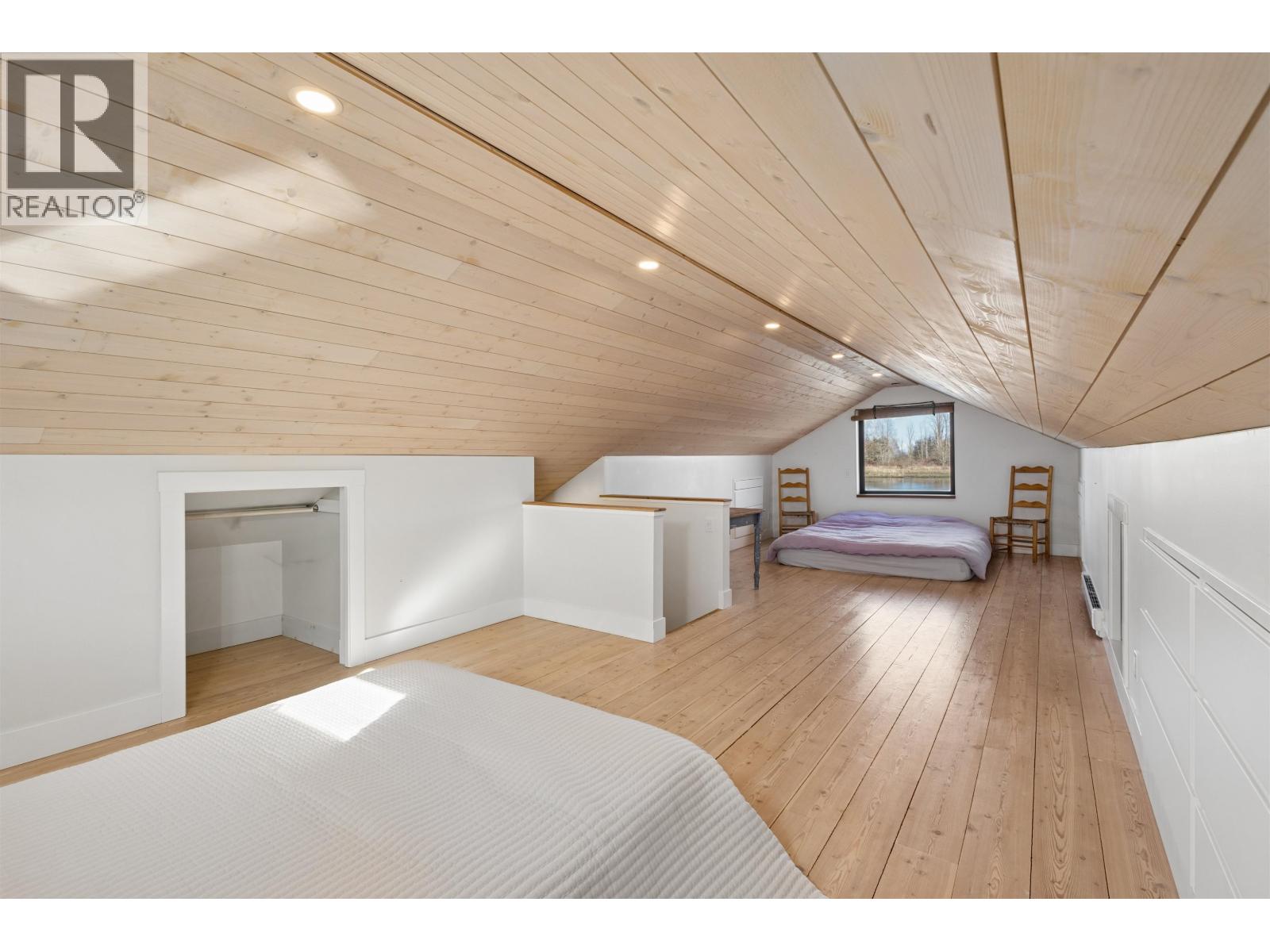 4345 RIVER Road West, Ladner