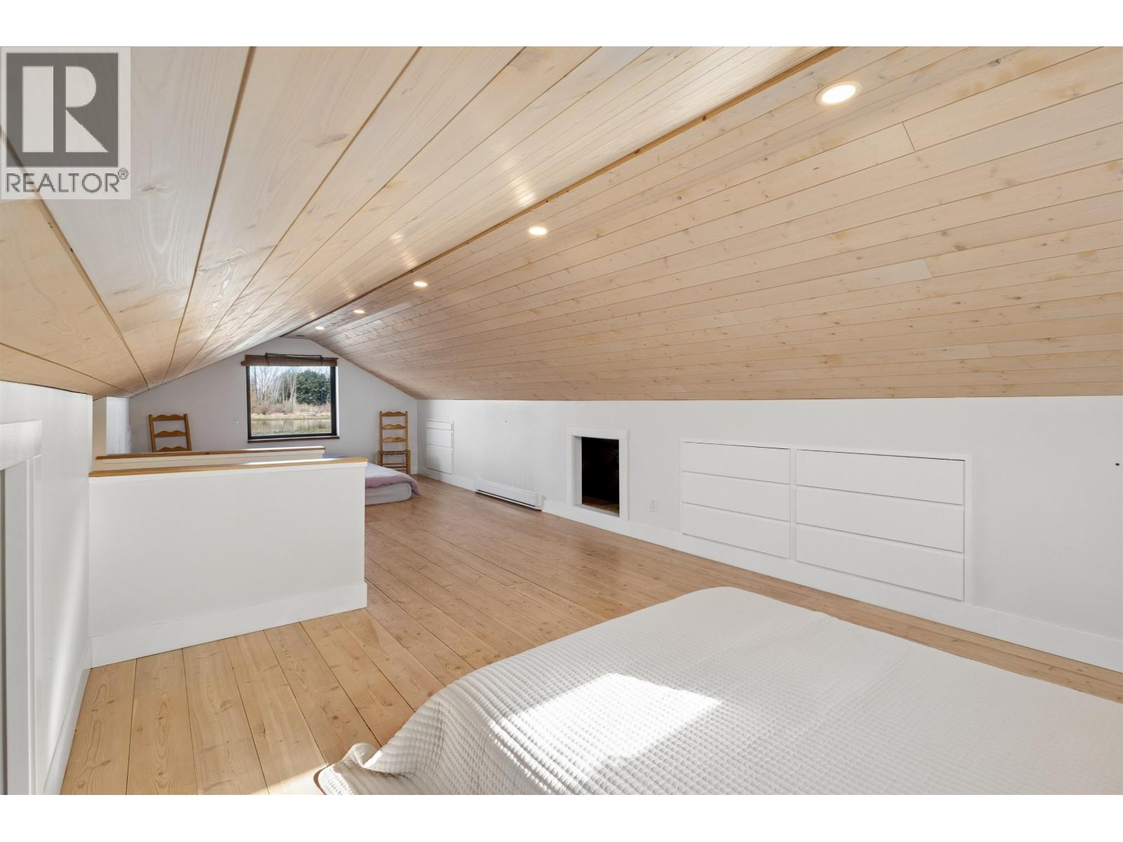 4345 RIVER Road West, Ladner