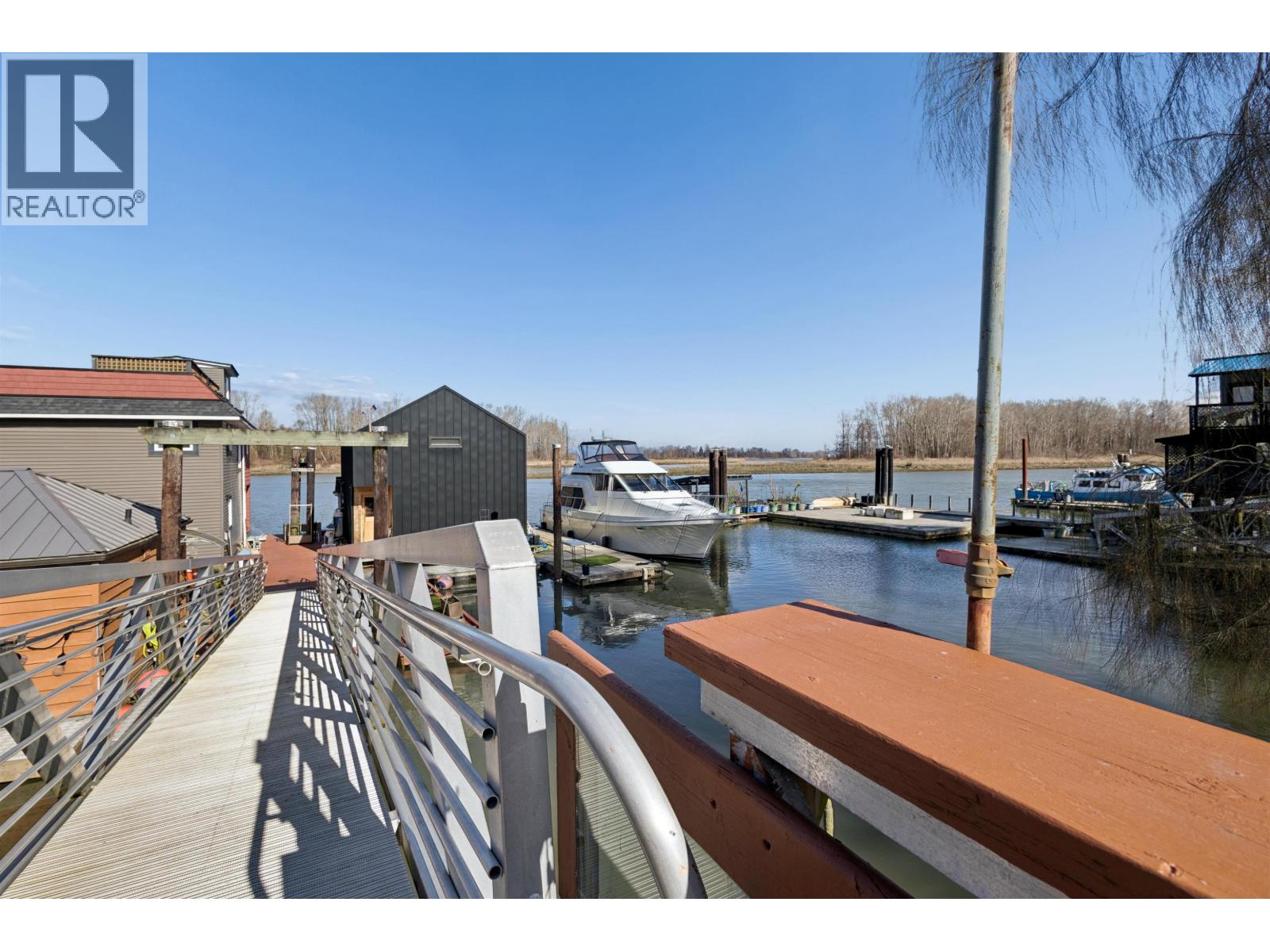 4345 RIVER Road West, Ladner