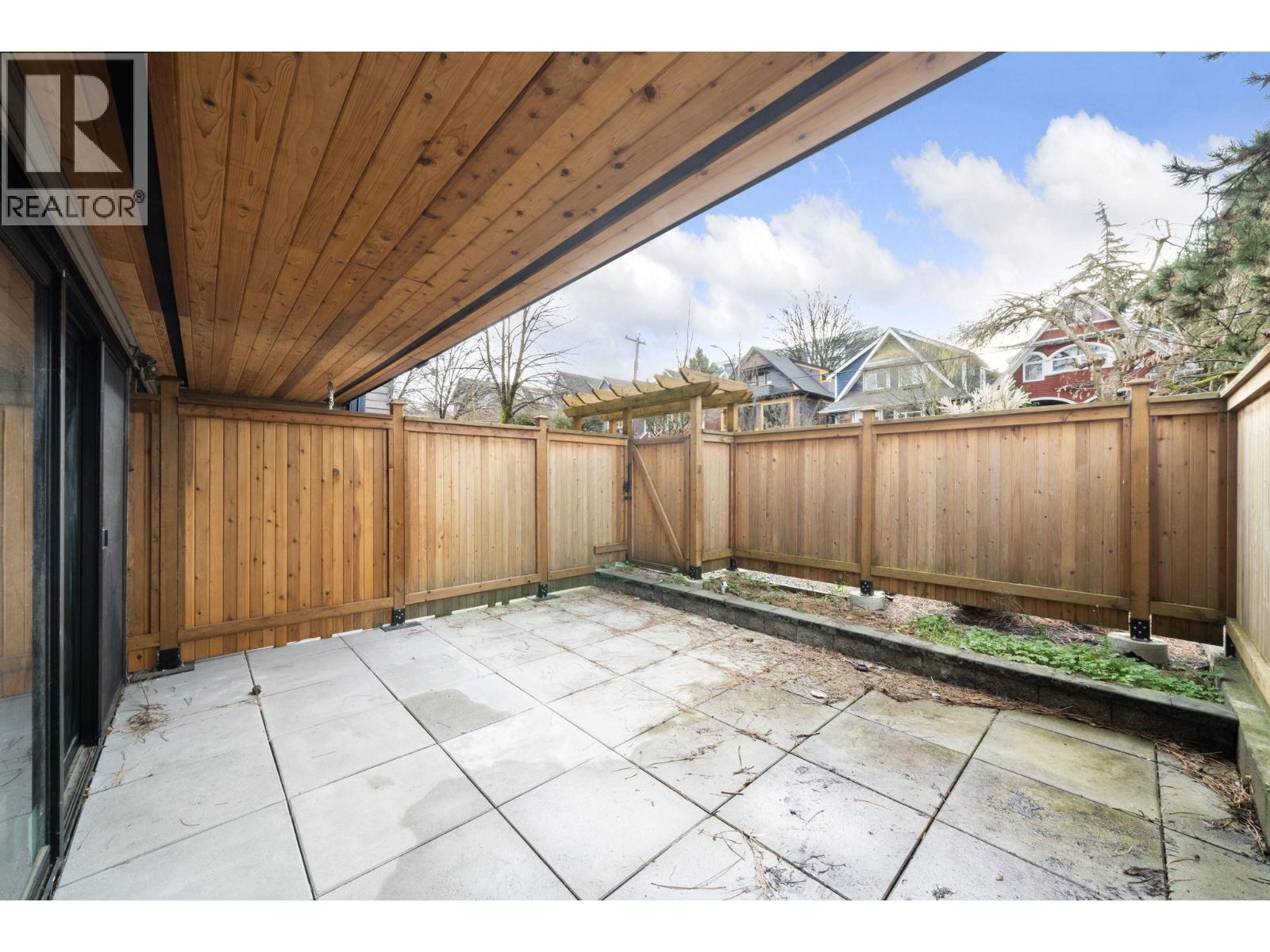 104 1549 KITCHENER Street - photo 2