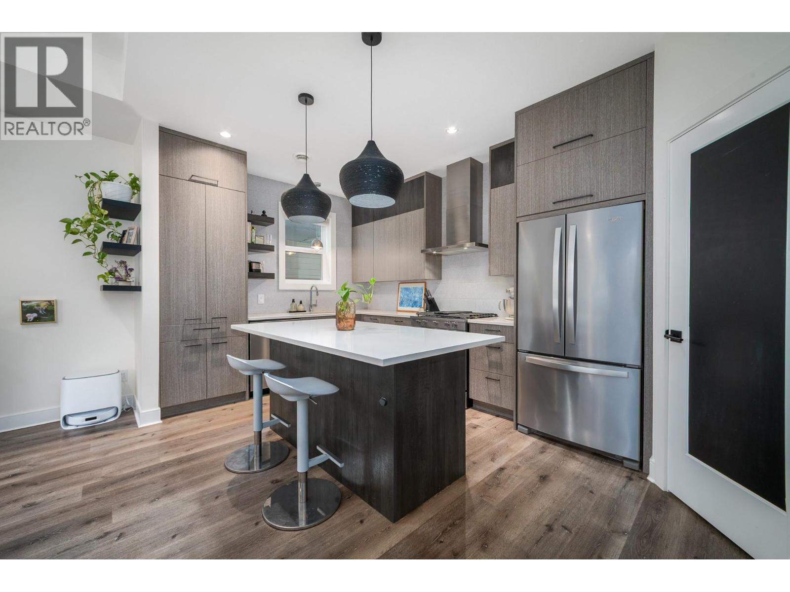 #4 805 BURNE AVENUE - 5