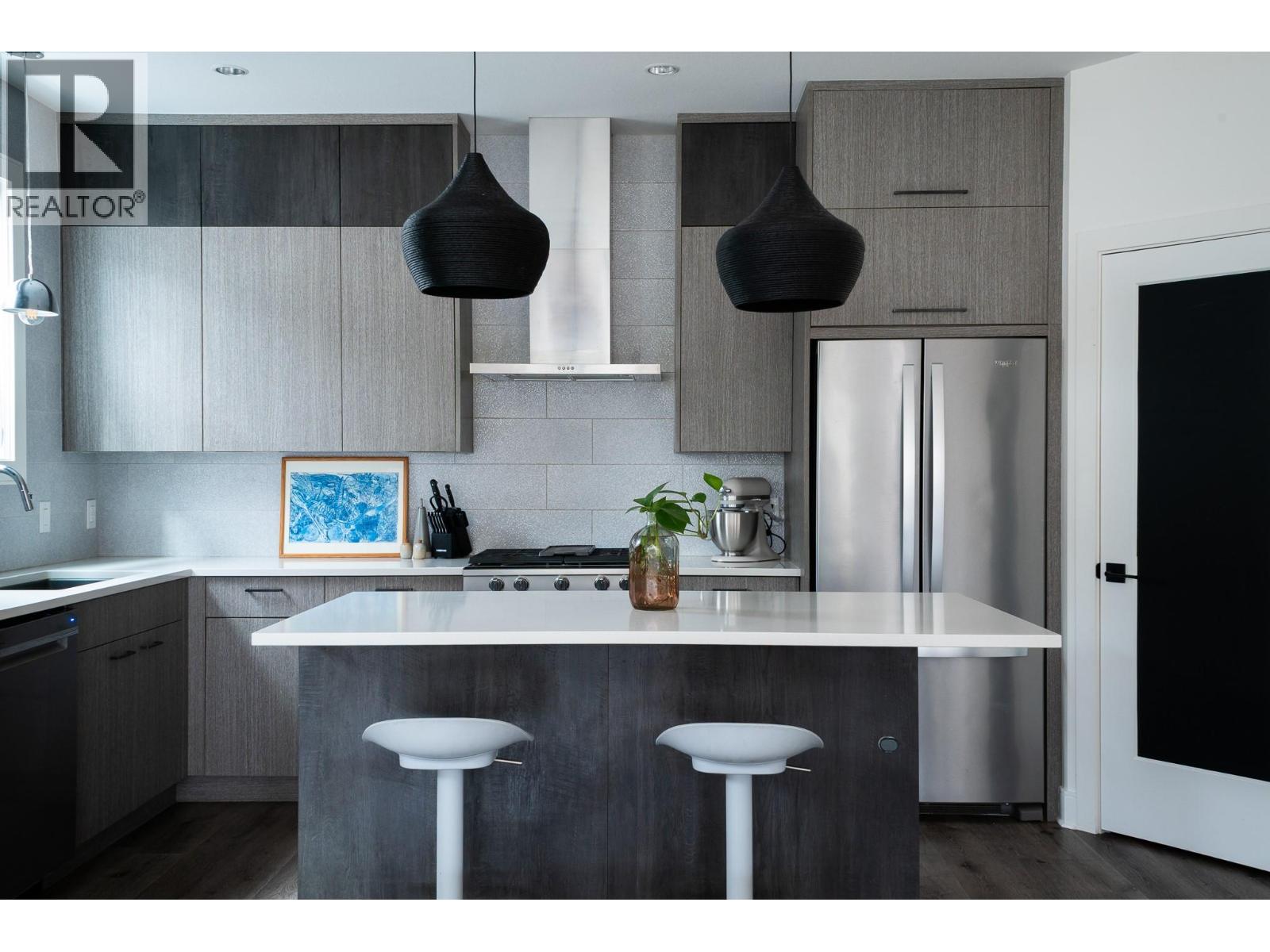 #4 805 BURNE AVENUE - 9