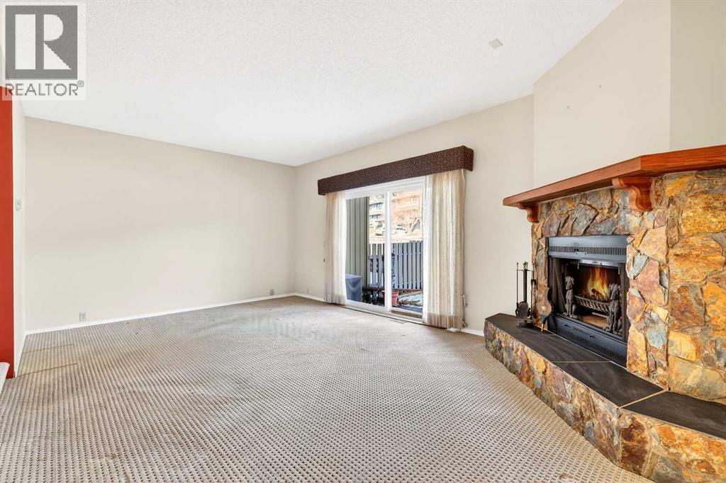 Single Family House 4 Level for Sale in  Glamis Terrace SW Glamorgan Calgary 