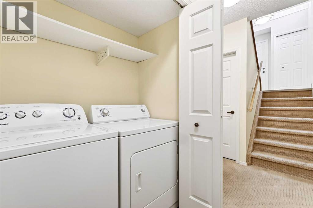 Single Family House 4 Level for Sale in  Glamis Terrace SW Glamorgan Calgary 