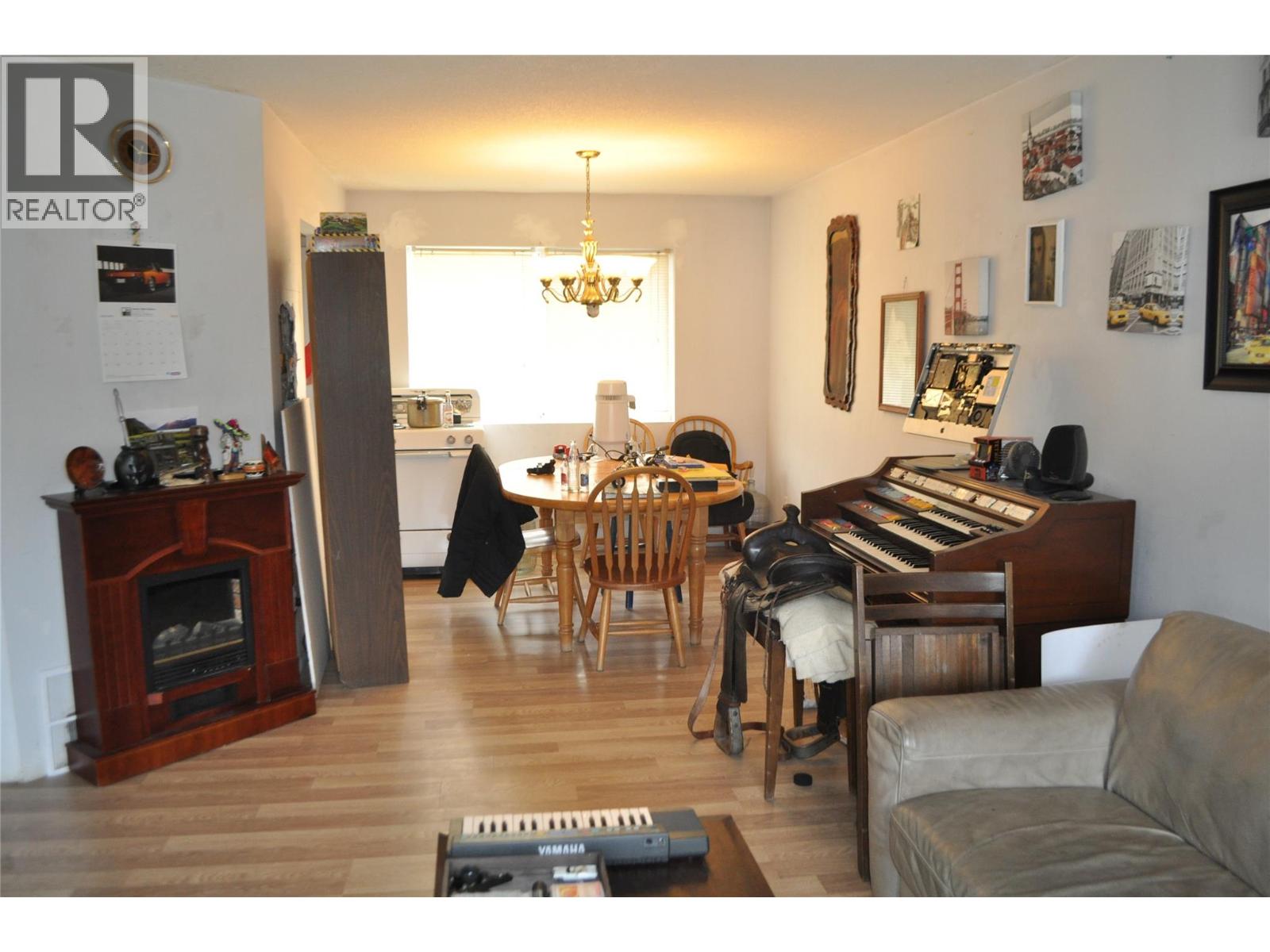 #5 407 BAIRD AVENUE - 6