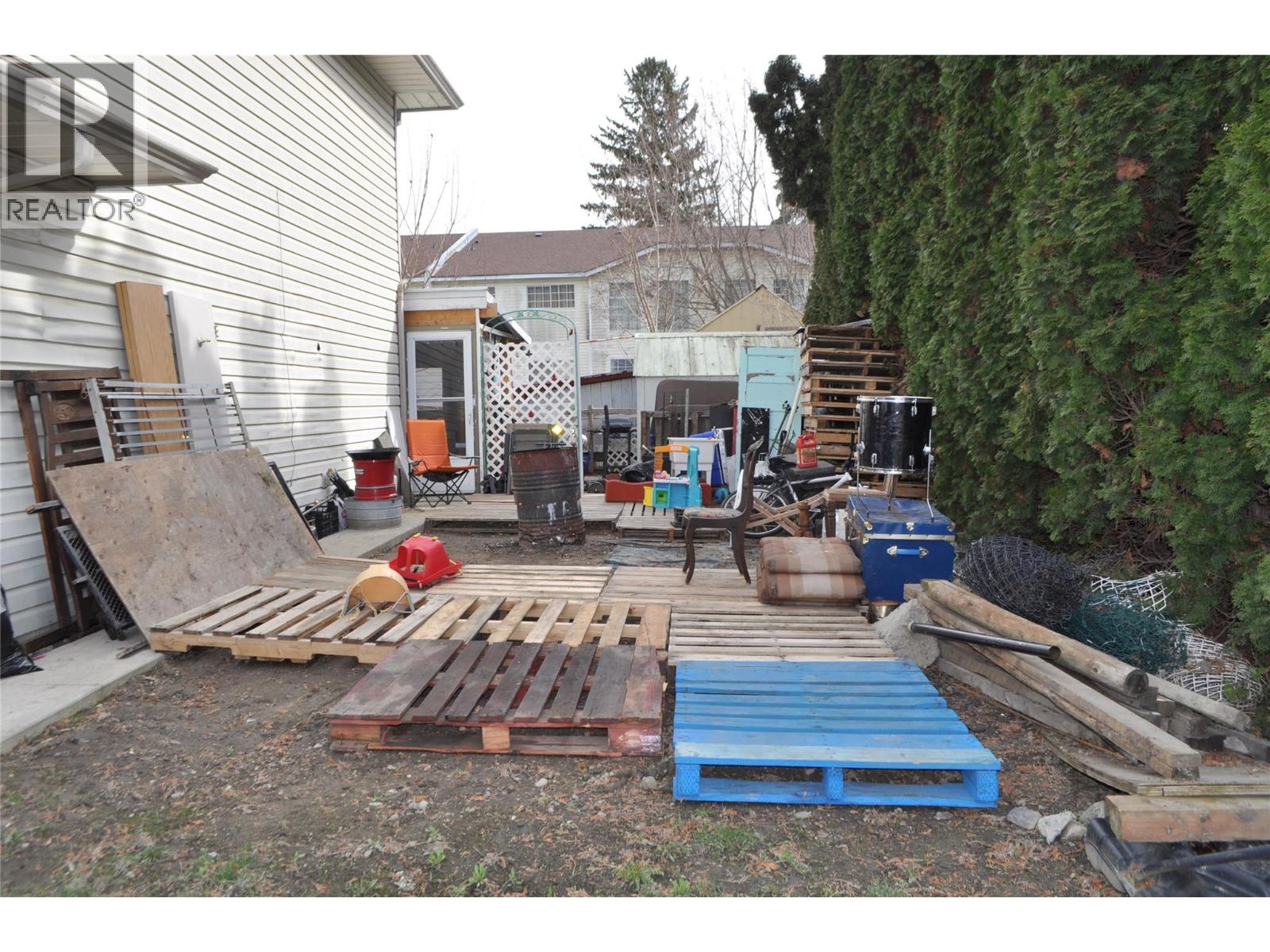 #5 407 BAIRD AVENUE - 31