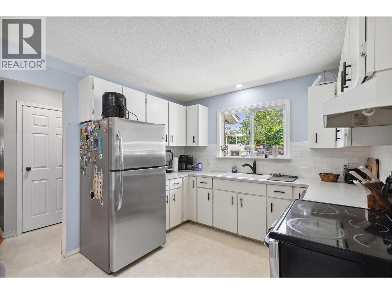  2861 5 Avenue Southeast, Salmon Arm