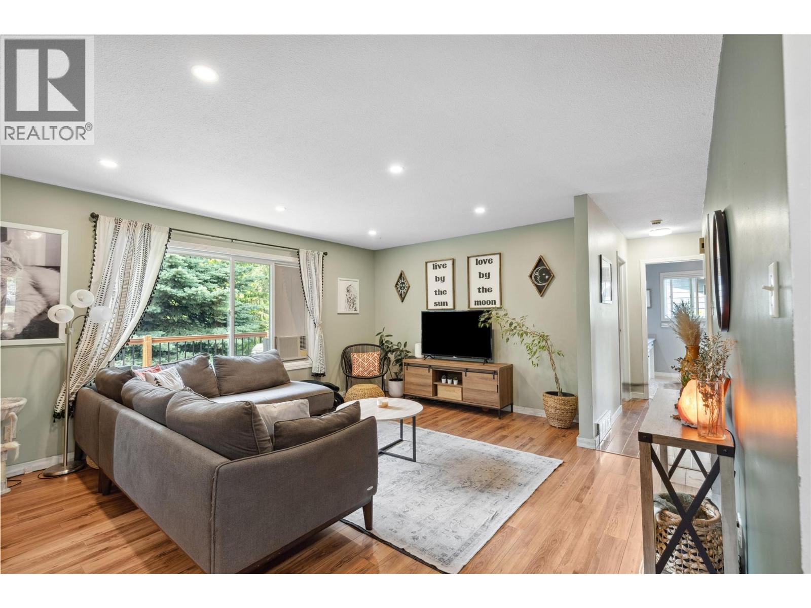  2861 5 Avenue Southeast, Salmon Arm