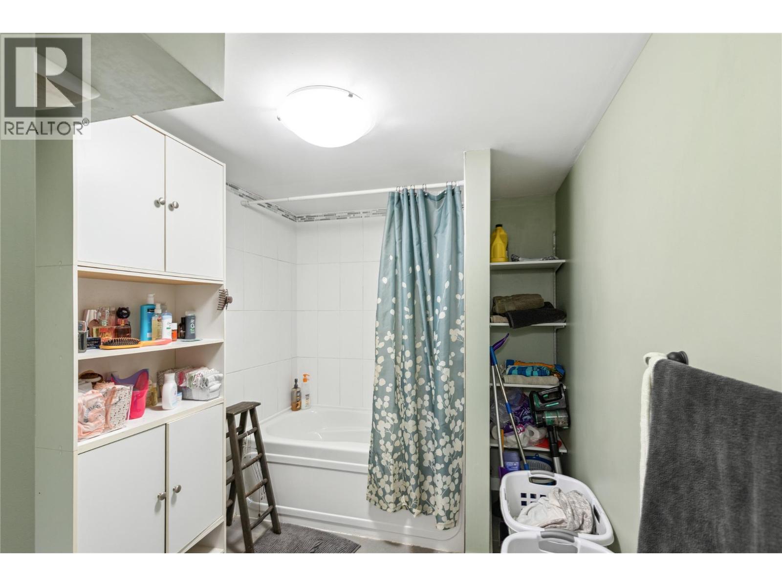  2861 5 Avenue Southeast, Salmon Arm