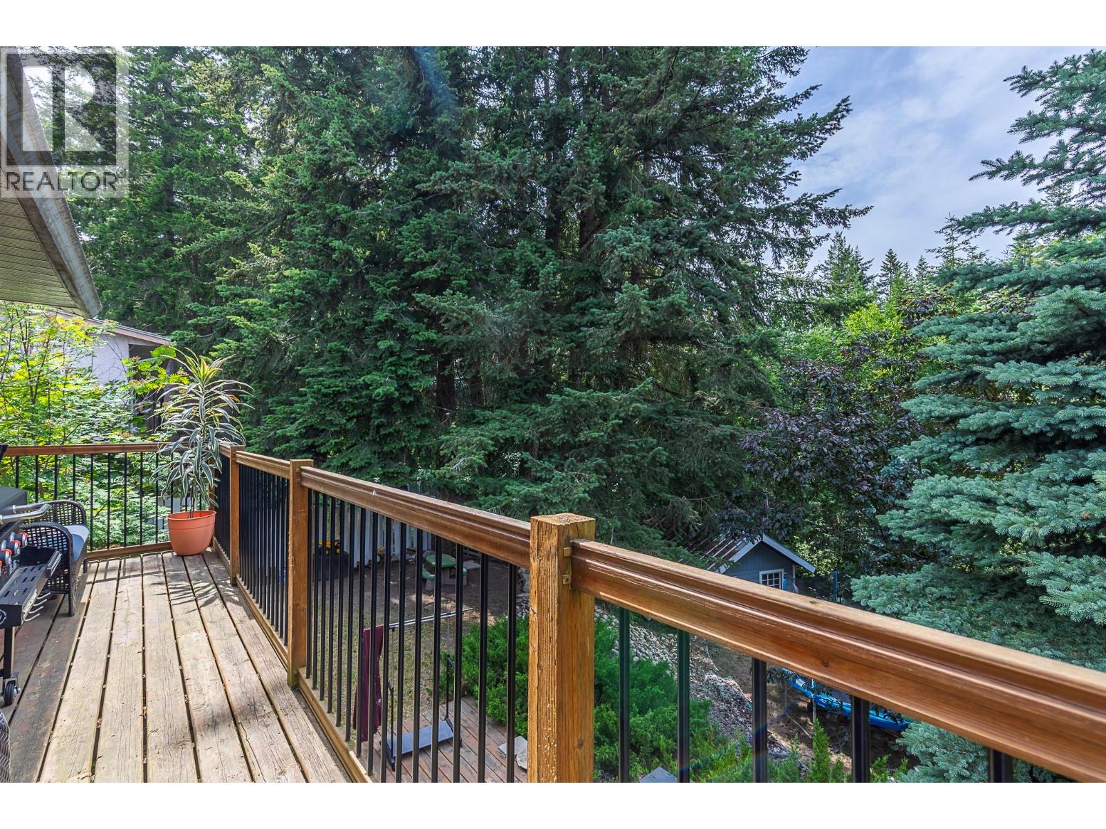  2861 5 Avenue Southeast, Salmon Arm