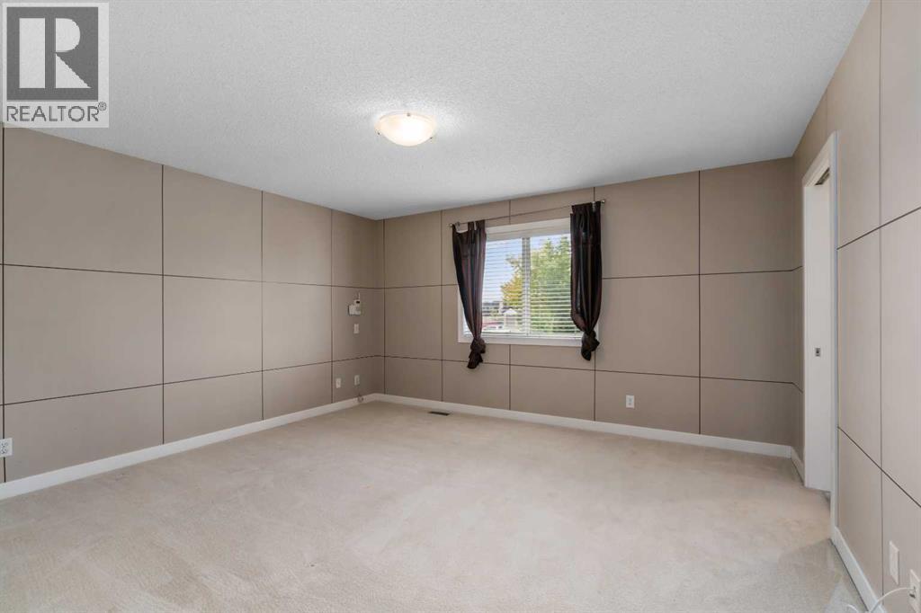 Single Family House for Sale in  New Brighton Manor SE New Brighton Calgary 