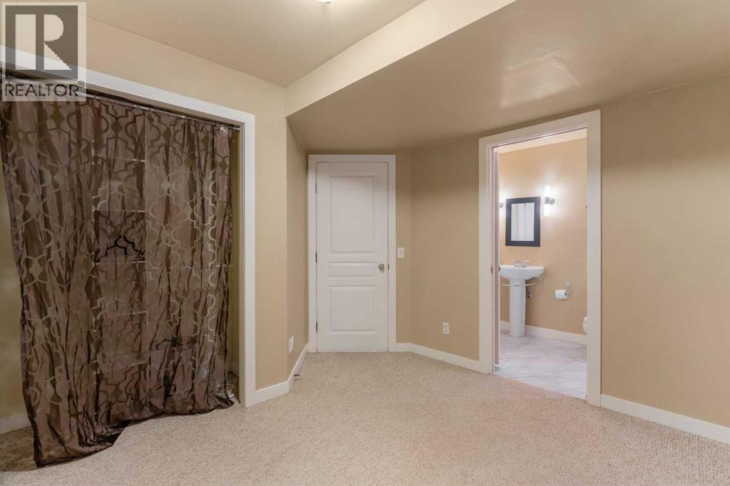 Single Family House for Sale in  New Brighton Manor SE New Brighton Calgary 