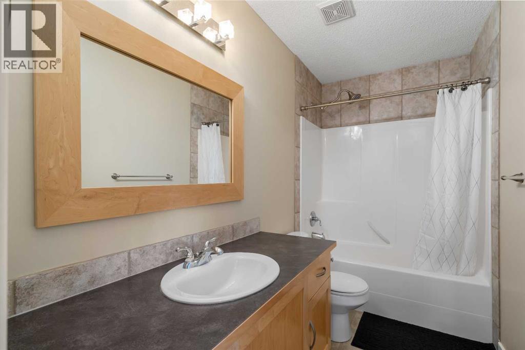 Single Family House for Sale in  New Brighton Manor SE New Brighton Calgary 