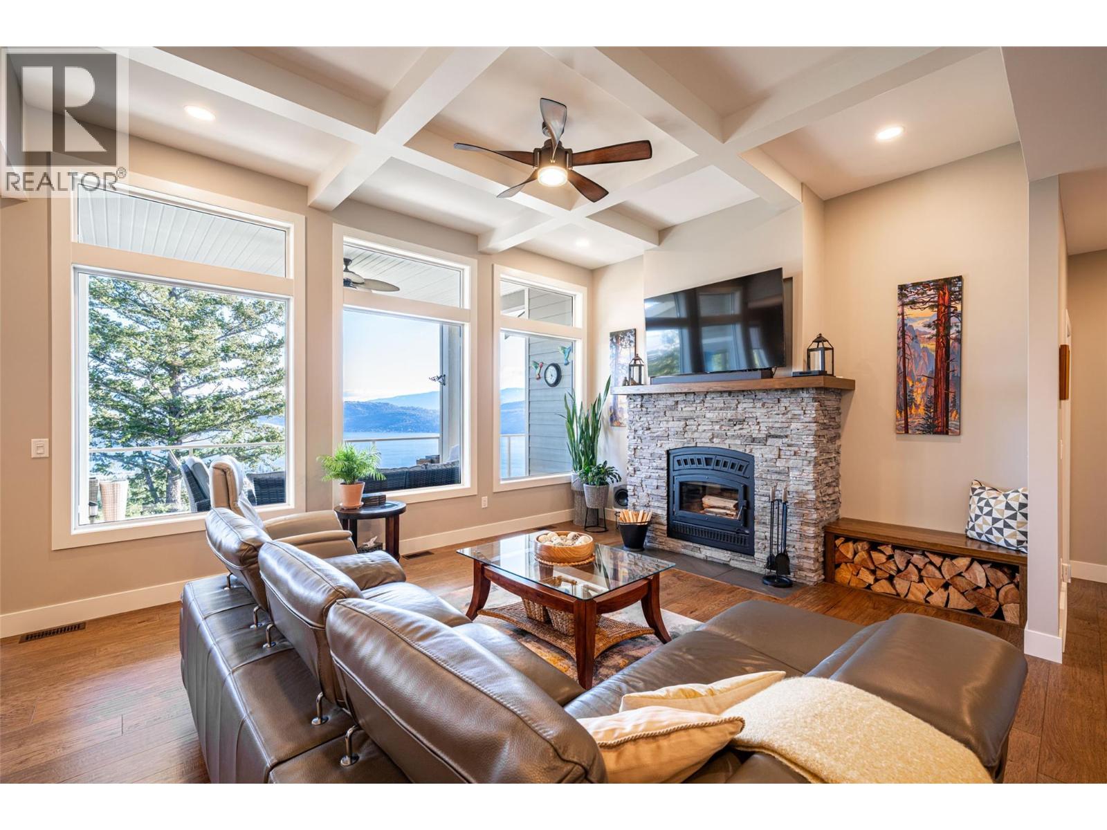 132 CROWN CRESCENT - 4