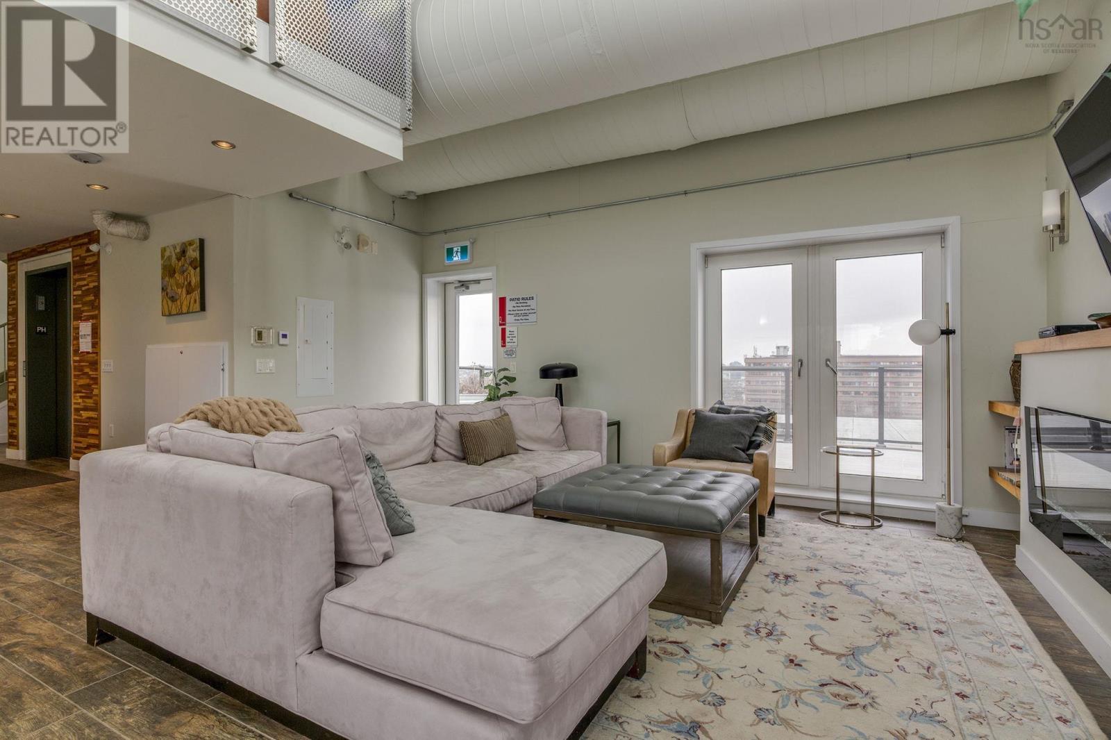 Property 27 of 43 of 308 5662 Roberts Street