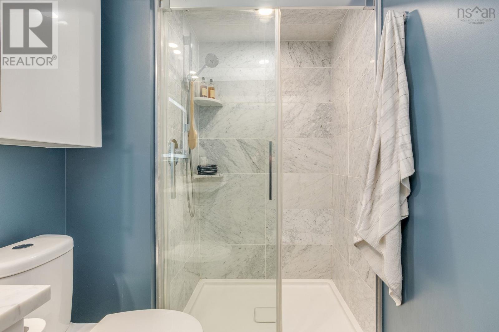 Property 40 of 43 of 308 5662 Roberts Street