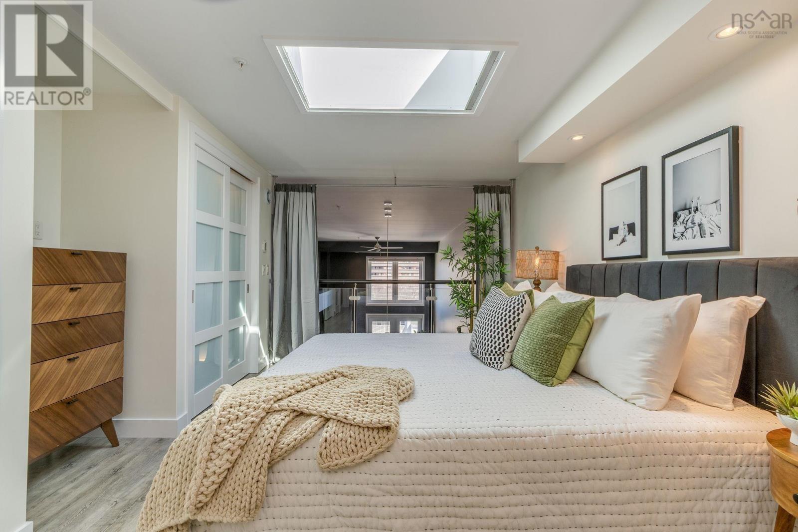 Property 22 of 43 of 308 5662 Roberts Street