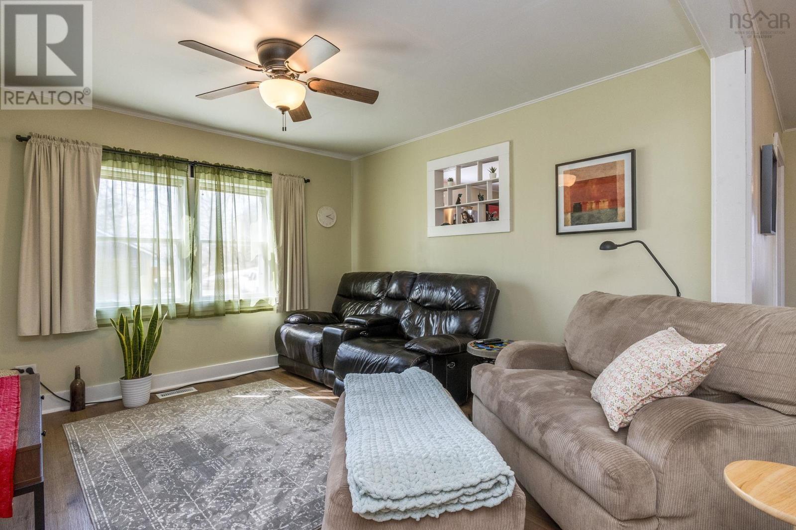 Property 3 of 46 of 35 Pleasant Street