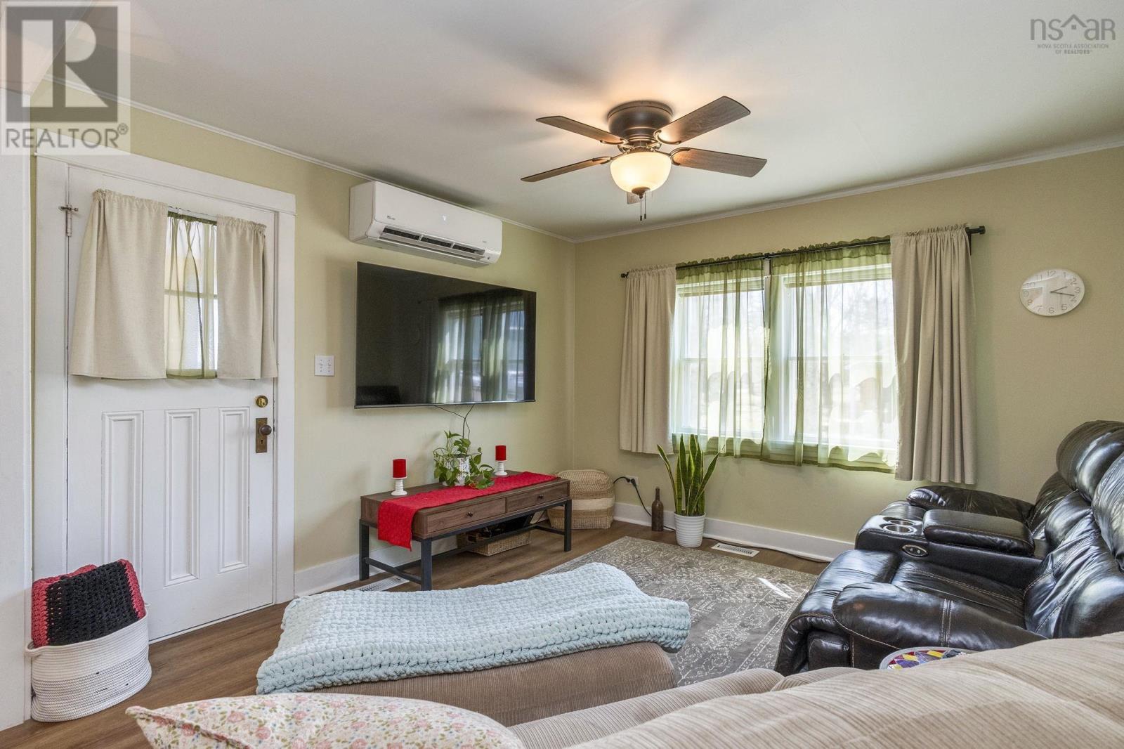 Property 15 of 46 of 35 Pleasant Street