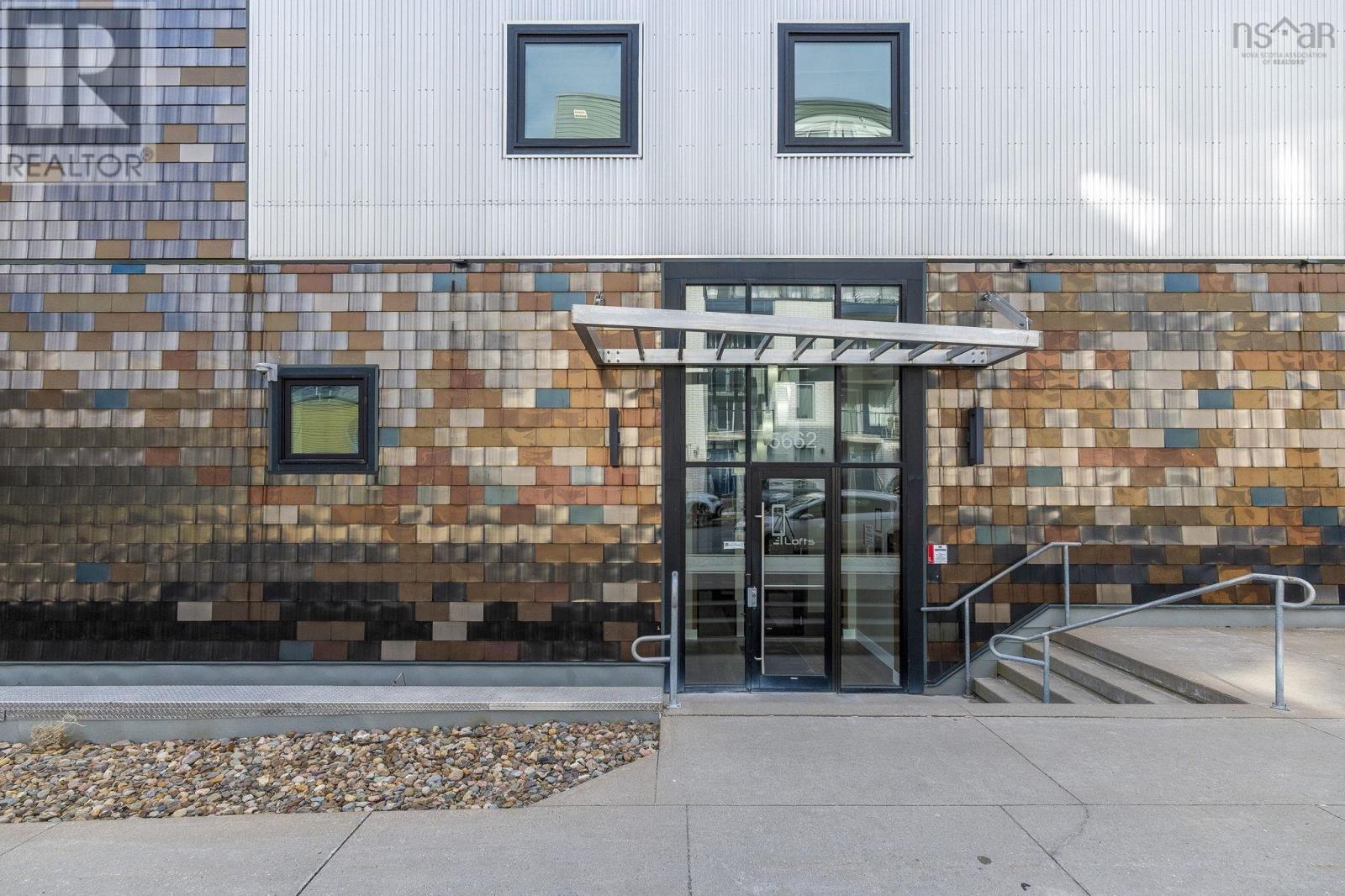 Property 7 of 43 of 308 5662 Roberts Street