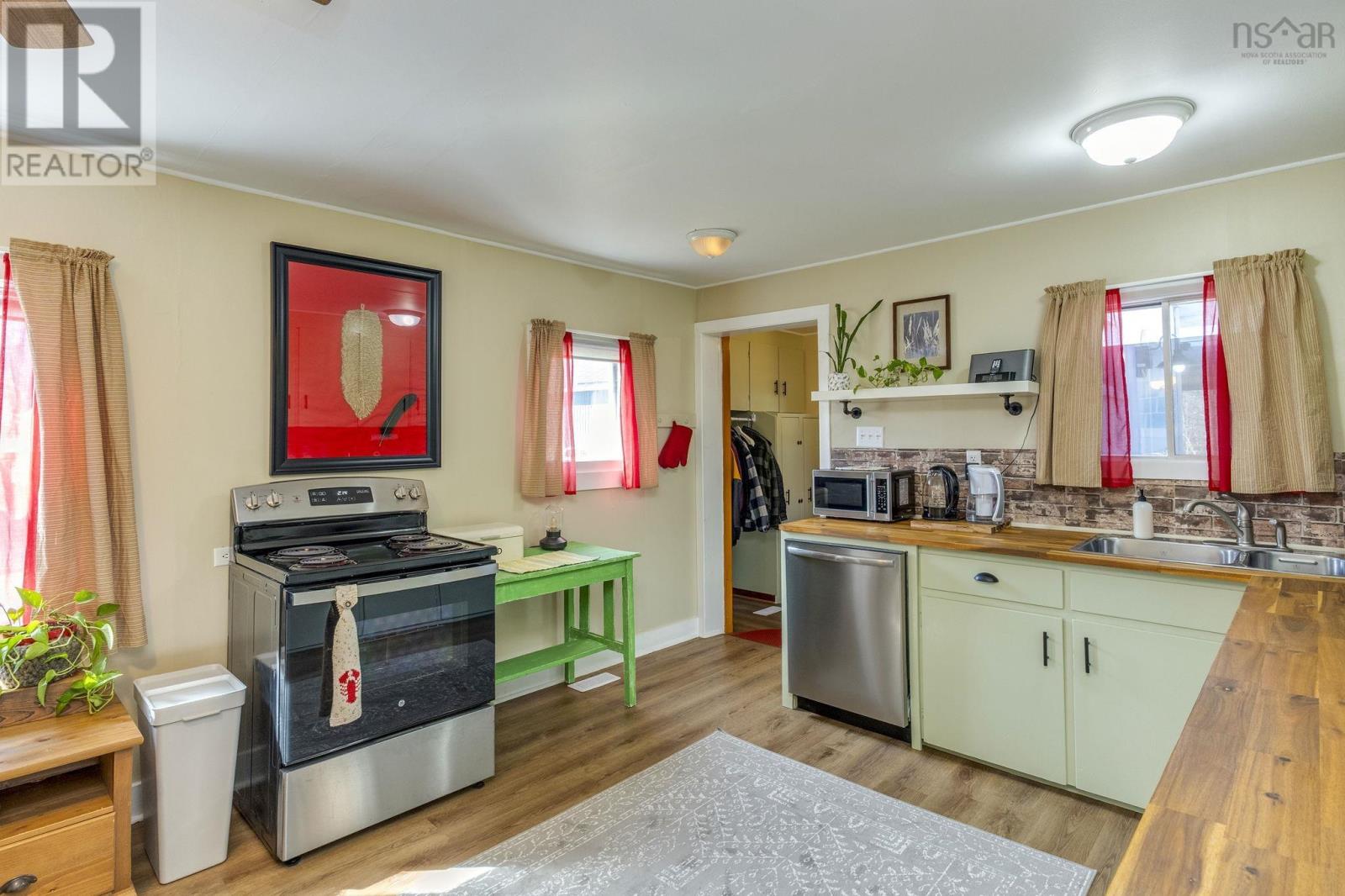 Property 20 of 46 of 35 Pleasant Street