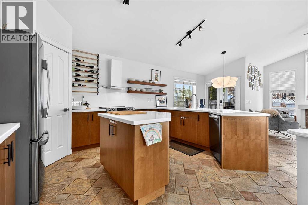 Single Family House Bungalow for Sale in  Douglasdale Boulevard SE Douglasdale/Glen Calgary 