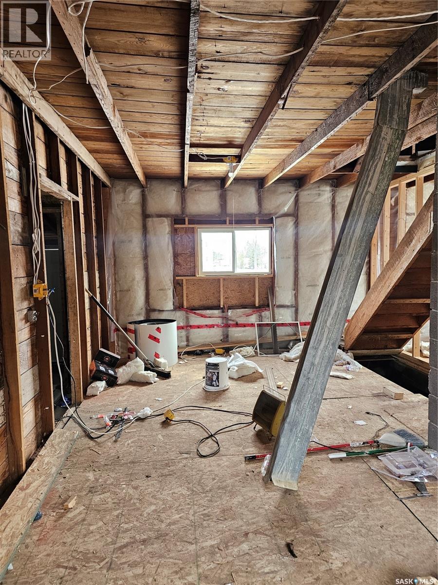 1038 VETERANS AVENUE - 19