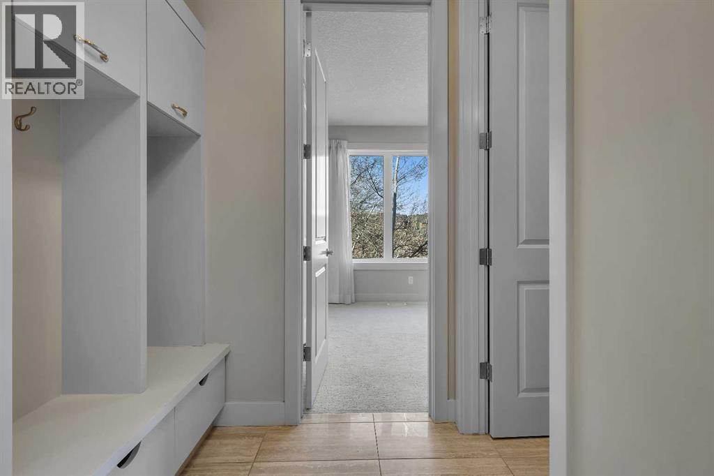 Single Family House for Sale in   Avenue SW Aspen Woods Calgary 