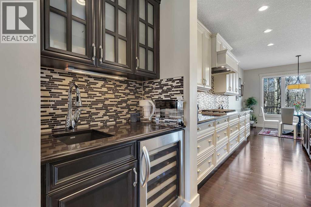 Single Family House for Sale in   Avenue SW Aspen Woods Calgary 