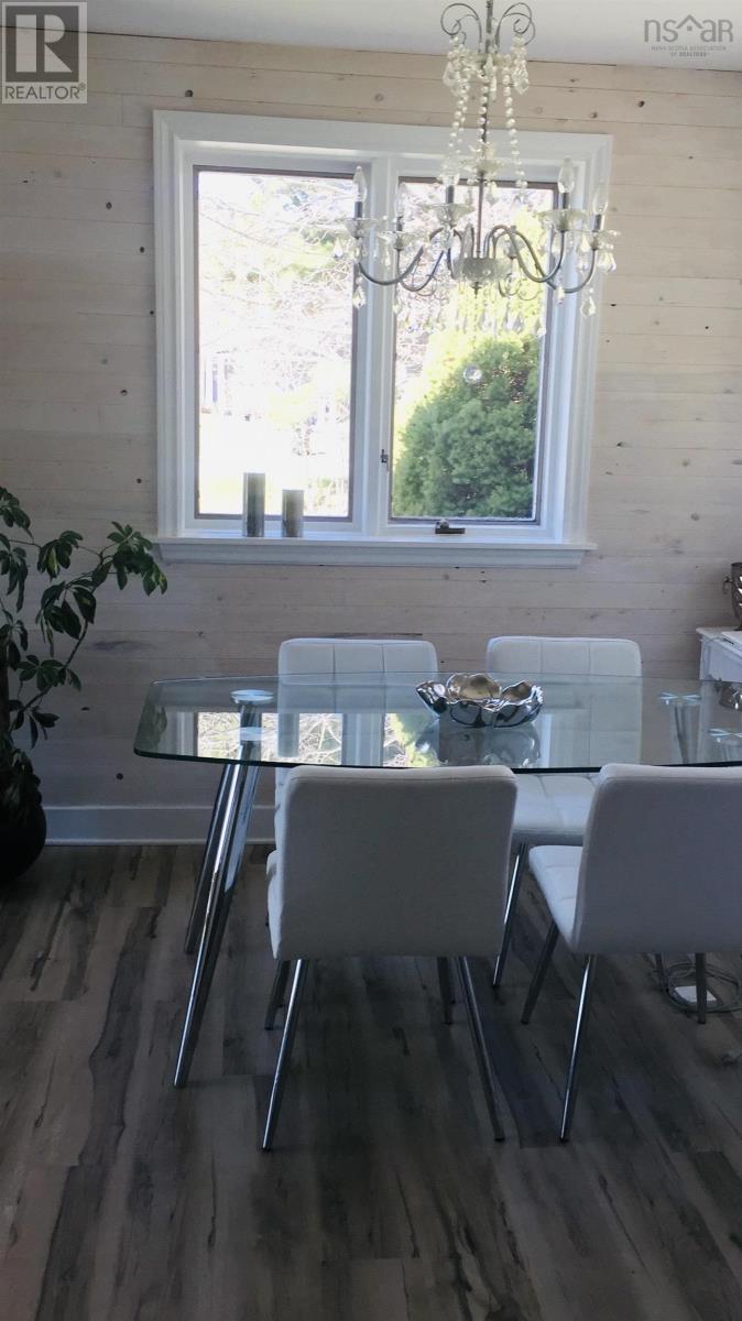 Property 15 of 35 of 73 MACKILLOP