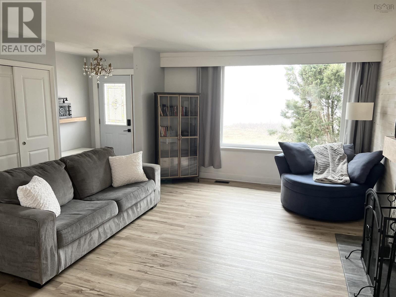 Property 8 of 35 of 73 MACKILLOP