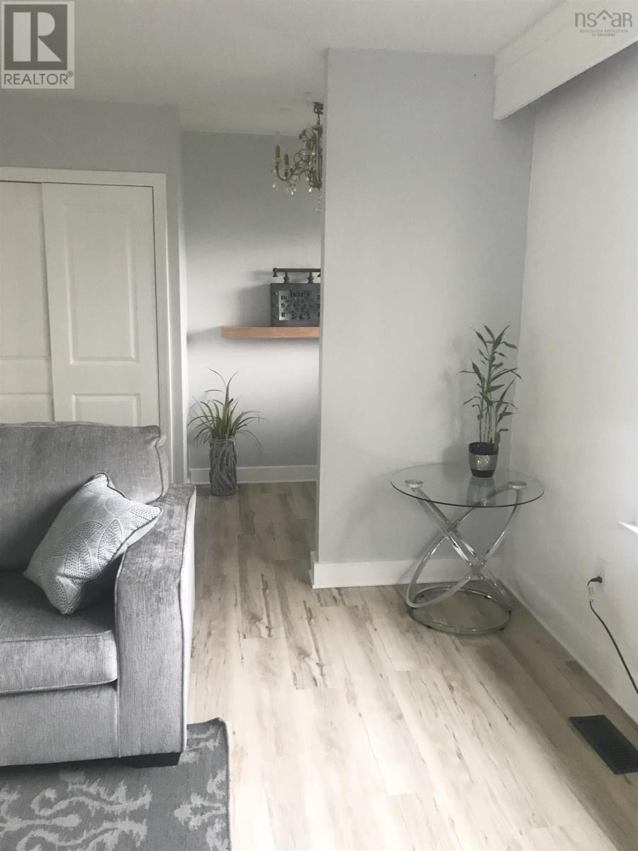 Property 3 of 35 of 73 MACKILLOP