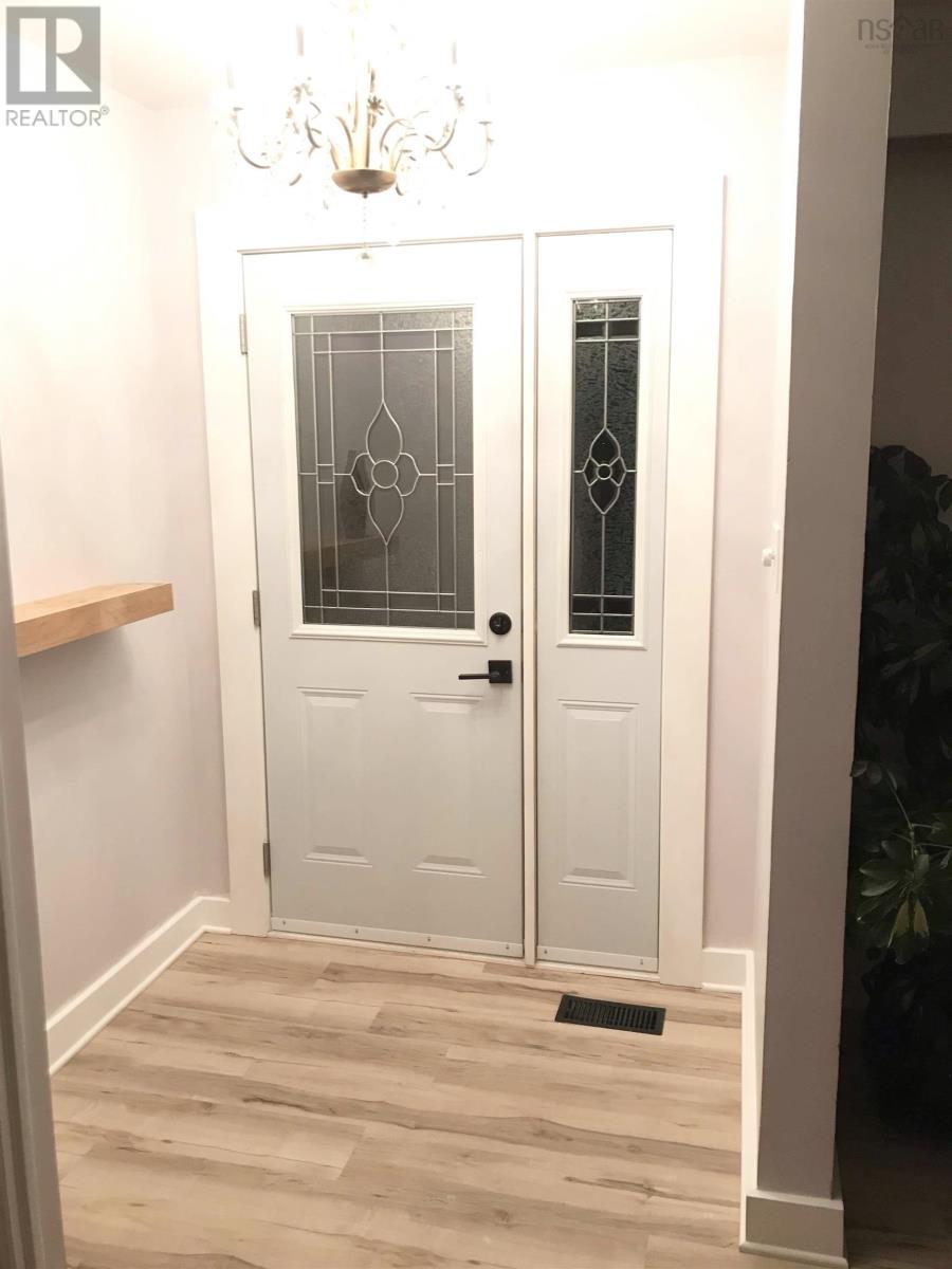 Property 28 of 35 of 73 MACKILLOP