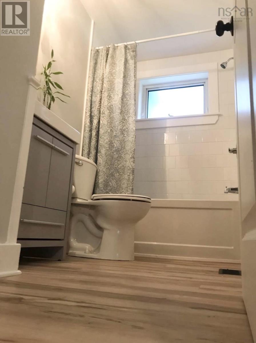 Property 29 of 35 of 73 MACKILLOP