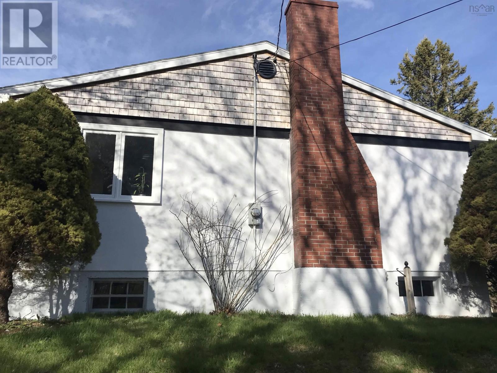 Property 1 of 35 of 73 MACKILLOP