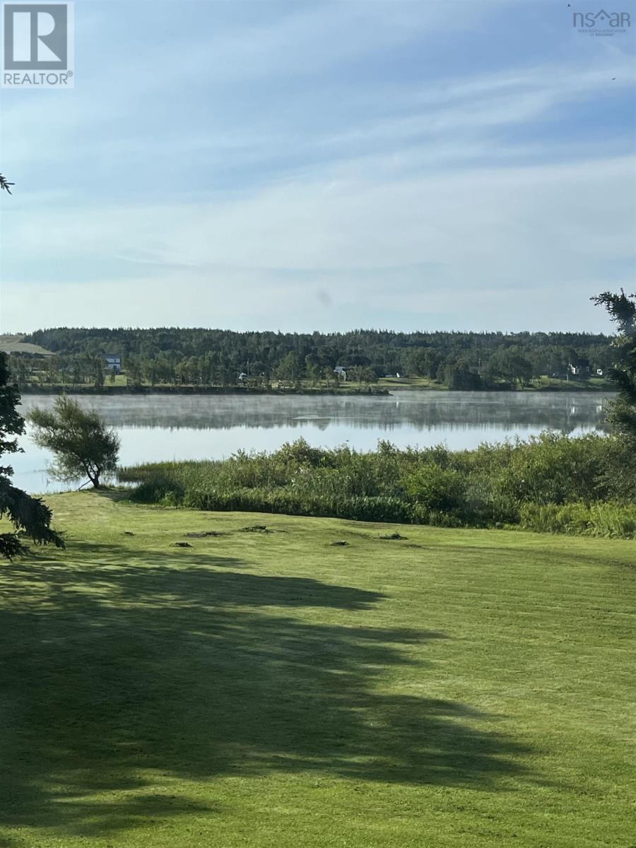 Property 7 of 35 of 73 MACKILLOP