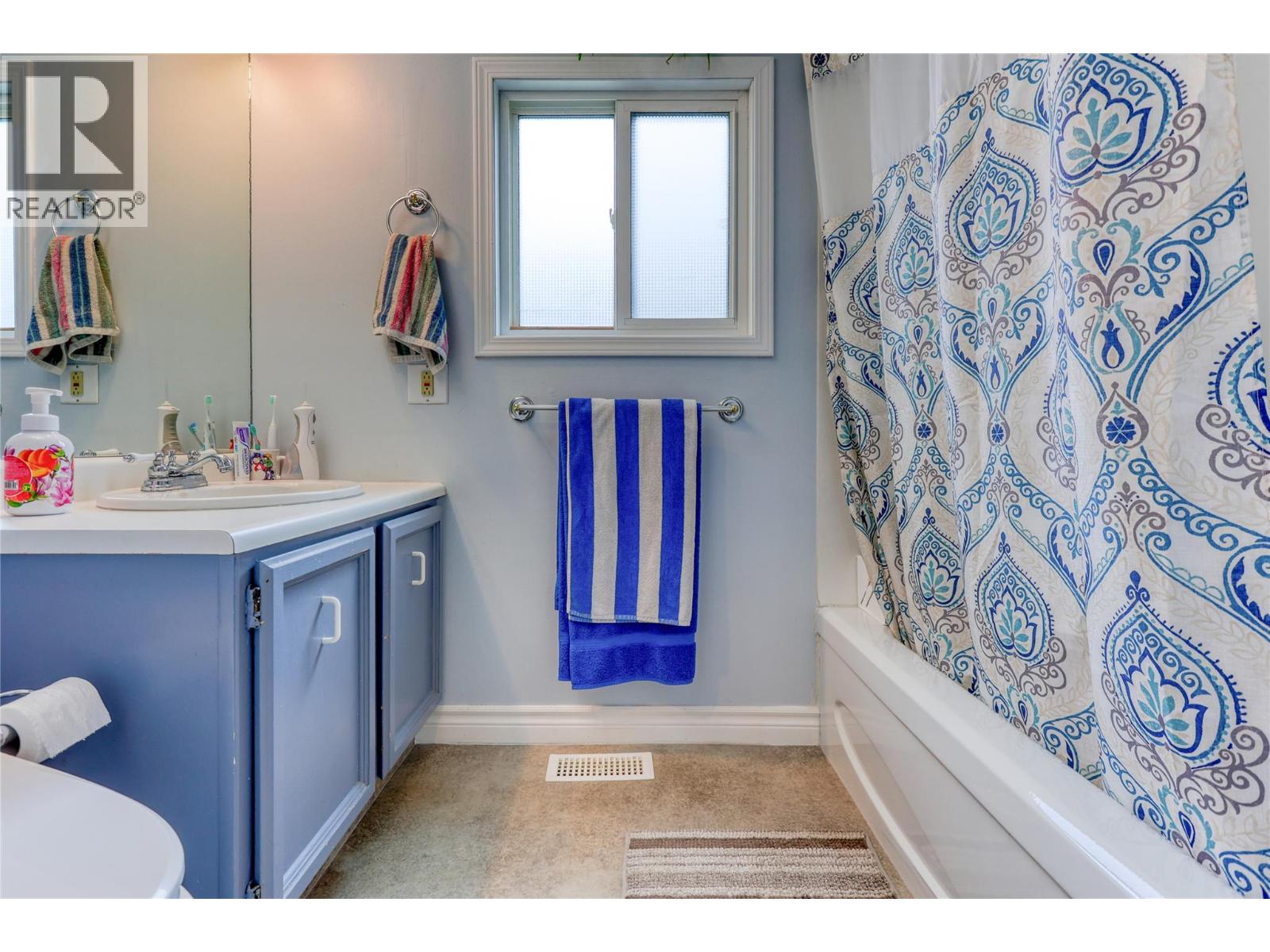 118 Wellington Avenue Unit# 3, Warfield