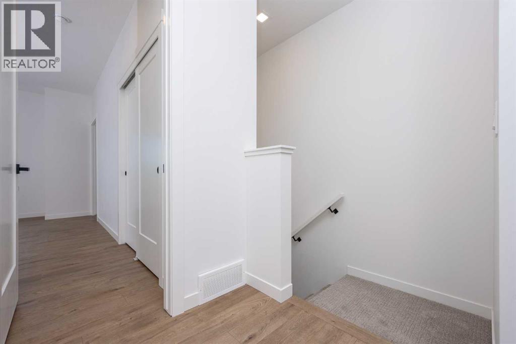 Single Family House for Sale in  Greenbriar Common NW Greenwood/Greenbriar Calgary 